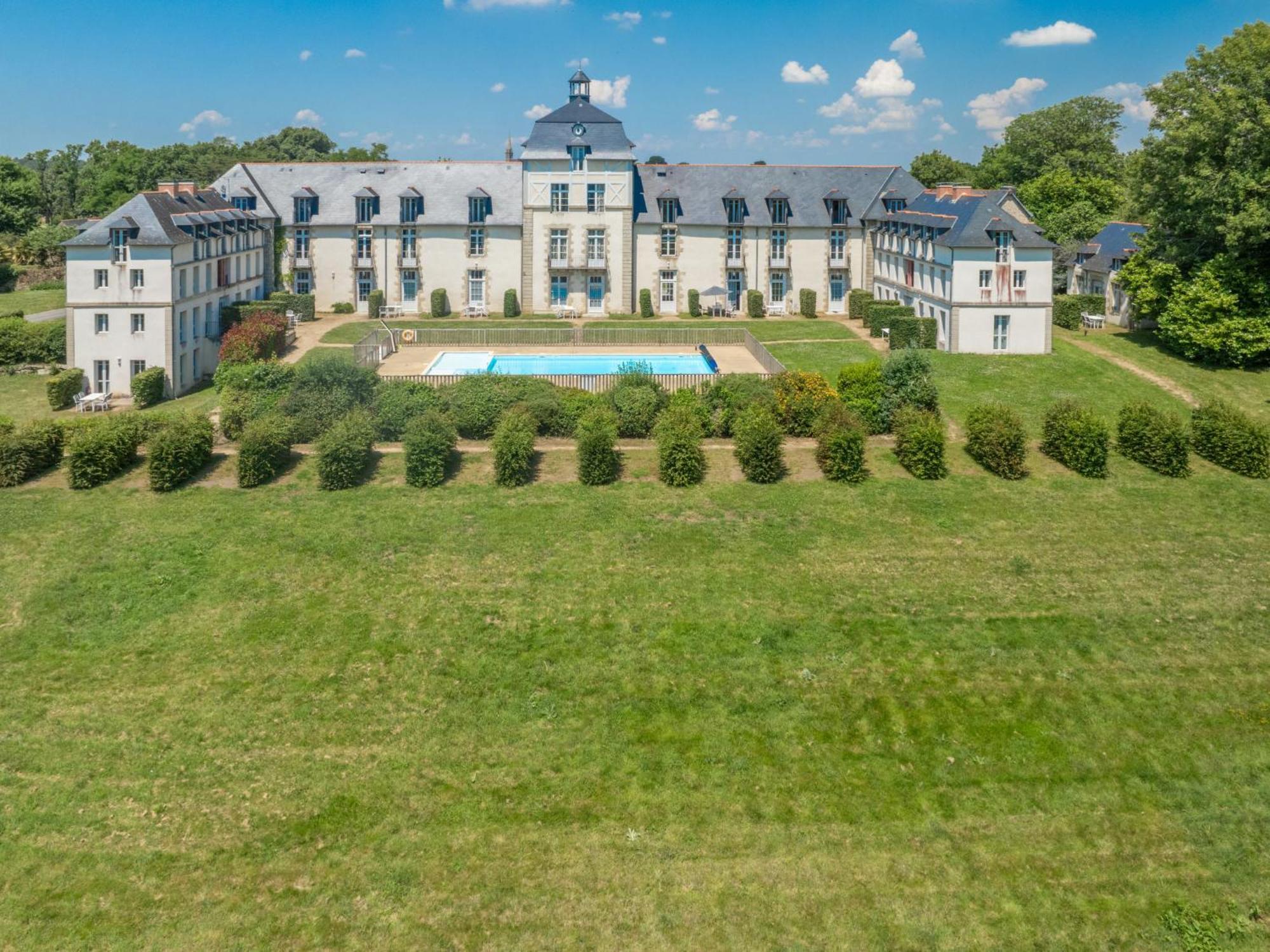 Apartment Chateau De Kergonano-2 By Interhome Baden Eksteriør billede
